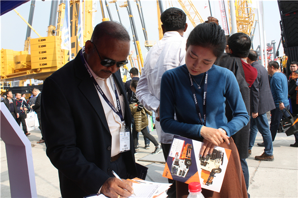 车载砼<a href='http://www.hsdzg.com/p28171/'><b>泵车</b></a>价格