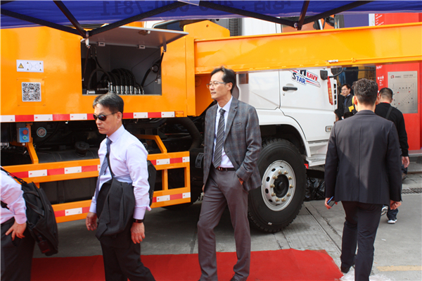 车载砼<a href='http://www.hsdzg.com/p28171/'><b>泵车</b></a>