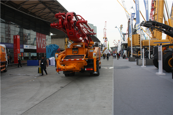 混凝土<a href='http://www.hsdzg.com/p28171/'><b>泵车</b></a>